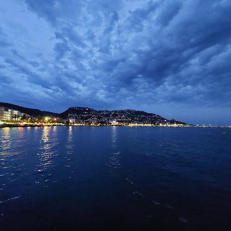 Apartamento En El Mar Росас Экстерьер фото